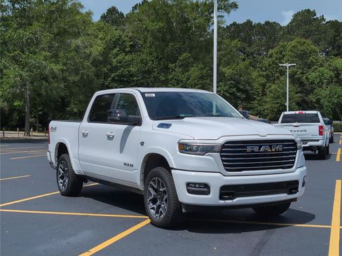 New 2026 RAM 1500 Laramie AWD/4WD image 9