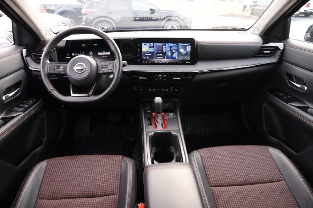 Certified 2026 Nissan Kicks SR w/ SR Premium Package AWD/4WD image 24