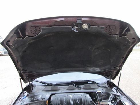 Used 2015 Jaguar XJ image 34