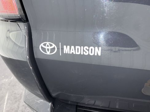 Used 2024 Toyota 4Runner SR5 image 36