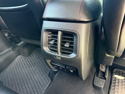 Used 2020 Jeep Cherokee Trailhawk AWD/4WD image 39
