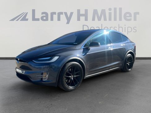 Used 2016 Tesla Model X image 1