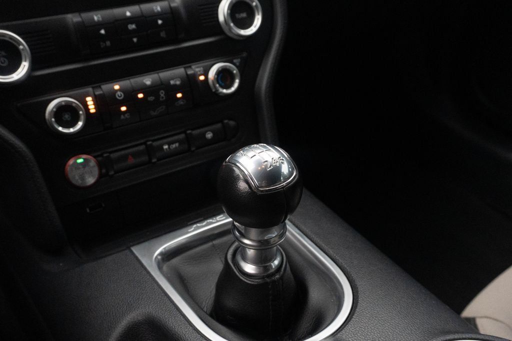 Used 2022 Ford Mustang Coupe RWD image 24