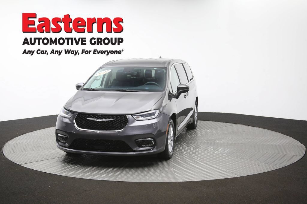 Used 2023 Chrysler Pacifica Touring-L FWD image 55