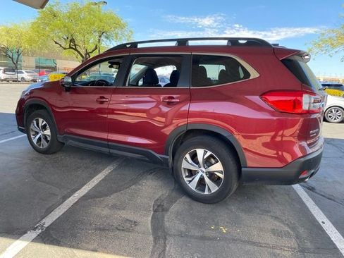 Used 2025 Subaru Ascent Premium AWD/4WD image 2