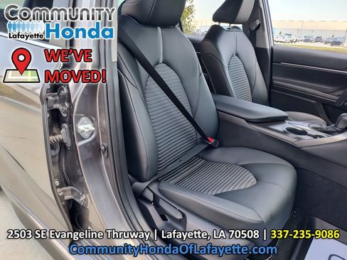 Used 2022 Toyota Camry SE FWD image 32