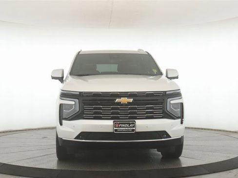 Used 2025 Chevrolet Suburban High Country image 12