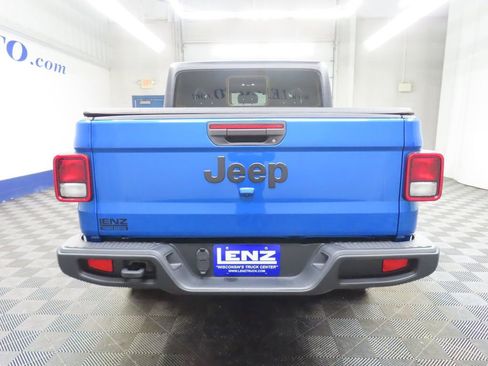 Used 2022 Jeep Gladiator Sport AWD/4WD image 29