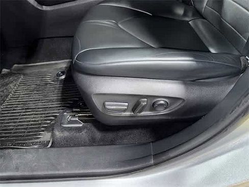 Certified 2021 Toyota Highlander XLE image 58