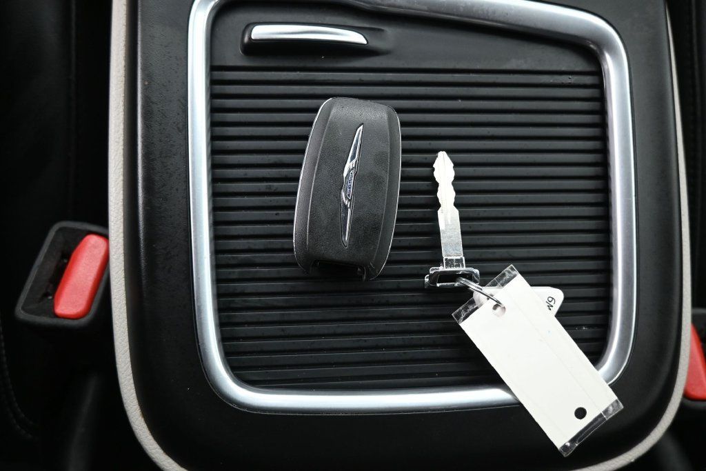 Used 2024 Chrysler Pacifica Limited FWD image 22