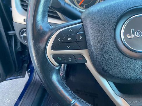 Used 2016 Jeep Cherokee Sport w/ Cold Weather Group image 10