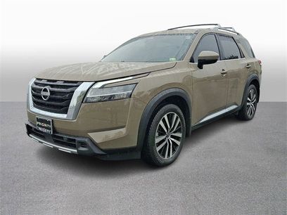 Used 2024 Nissan Pathfinder Platinum w/ Cargo Package