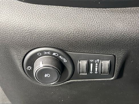 Used 2022 Jeep Compass Latitude w/ Convenience Group AWD/4WD image 10