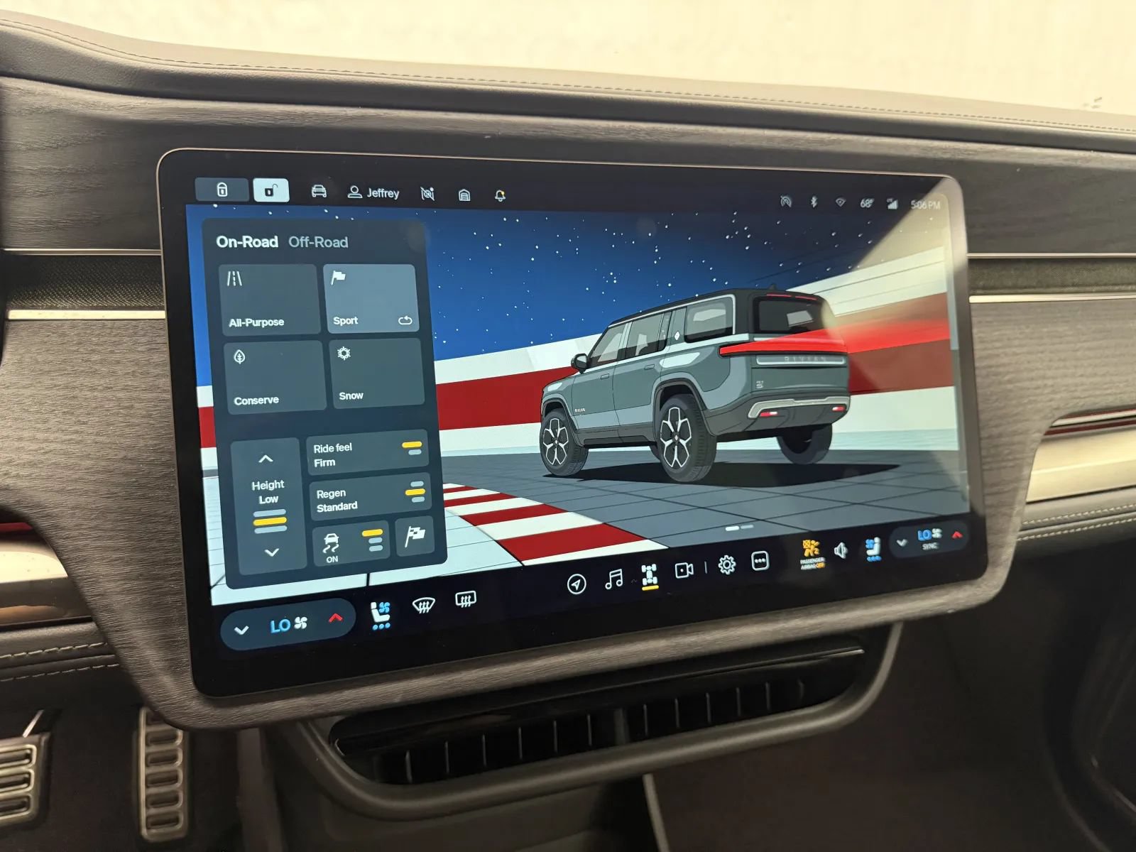 Used 2024 Rivian R1S Adventure Quad AWD/4WD image 23