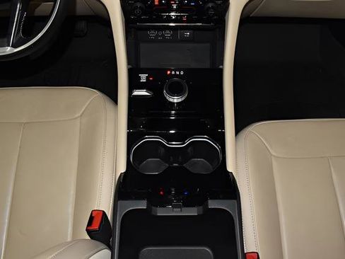 Used 2022 Jeep Grand Cherokee Limited w/ Luxury Tech Group II AWD/4WD image 19