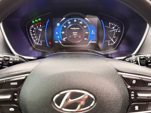 Used 2019 Hyundai Santa Fe FWD image 9