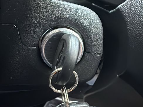 Used 2021 Chevrolet Colorado ZR2 image 17