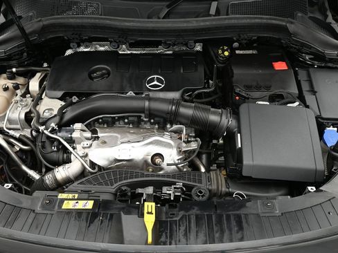 Used 2023 Mercedes-Benz GLA 250 4MATIC w/ Premium Package image 15