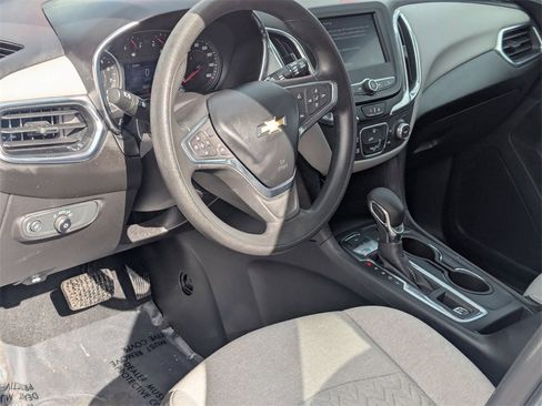 Used 2022 Chevrolet Equinox LT image 12