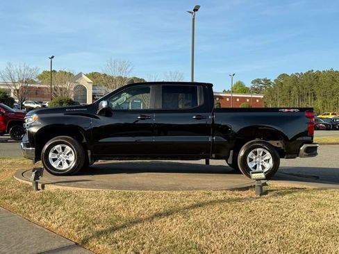 Used 2025 Chevrolet Silverado 1500 LT image 4