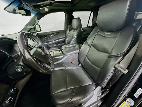 Used 2019 Cadillac Escalade Platinum image 22