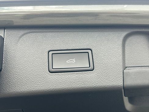 New 2026 Volkswagen Atlas SE image 16