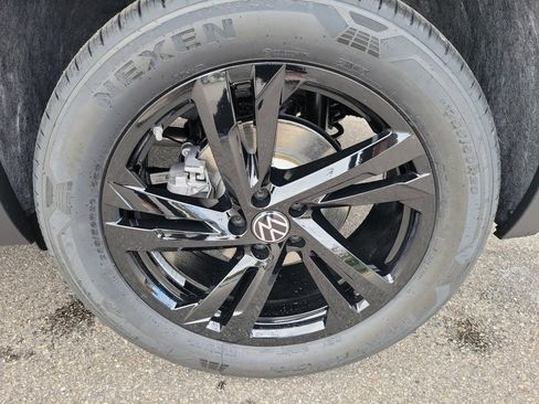 New 2026 Volkswagen Atlas Cross Sport SEL R-Line AWD/4WD image 22