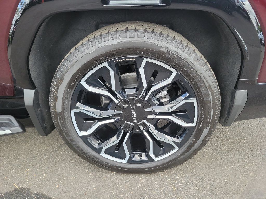 Used 2025 GMC Sierra EV Denali AWD/4WD image 33