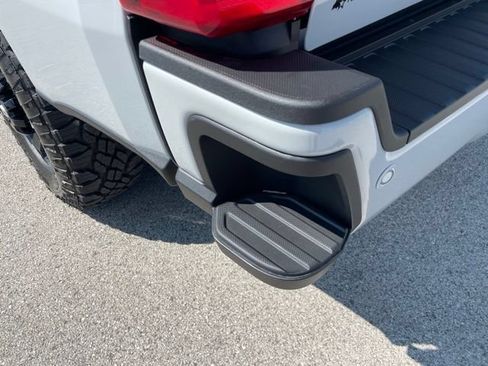 New 2026 Ford F250 Lariat w/ Tremor Off-Road Package AWD/4WD image 4