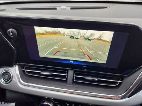 New 2026 Chevrolet Trax LT w/ Sunroof Package image 13