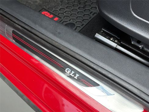 Used 2015 Volkswagen Jetta GLI SE image 26