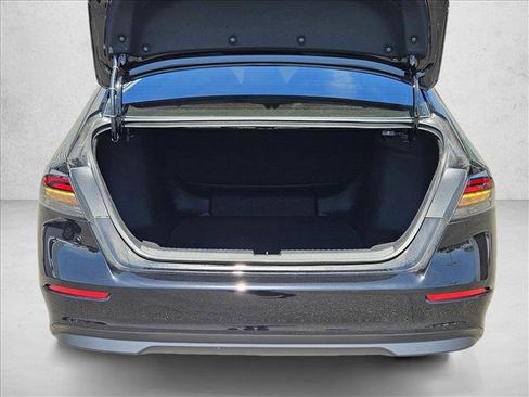 Used 2025 Honda Accord LX image 6