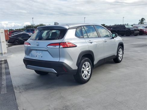 Used 2023 Toyota Corolla Cross L image 8