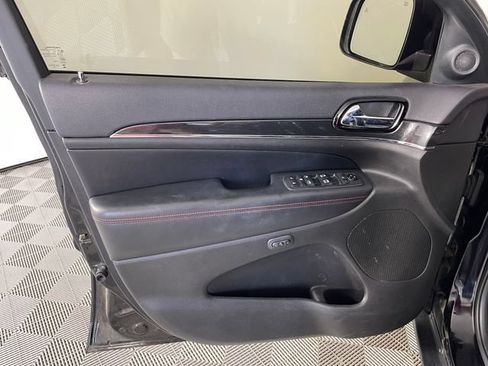 Used 2019 Jeep Grand Cherokee Trailhawk w/ Trailhawk Luxury Group AWD/4WD image 13