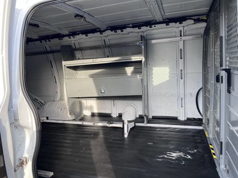Used 2021 Chevrolet Express 2500 Extended image 14