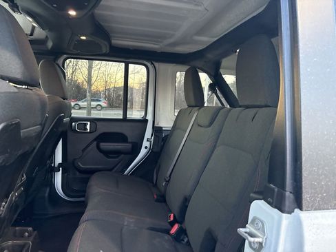 Used 2025 Jeep Wrangler Unlimited Rubicon image 20