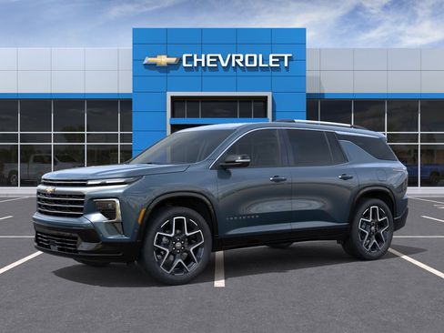 New 2026 Chevrolet Traverse High Country FWD image 3