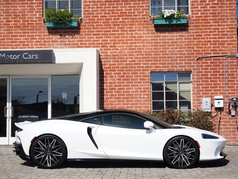 Used 2023 McLaren GT RWD image 3