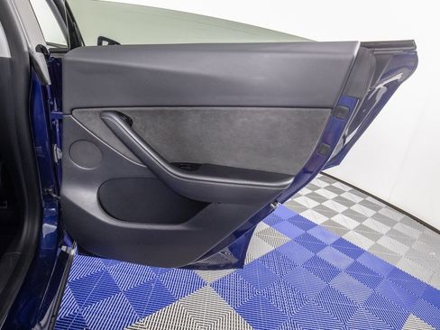 Used 2020 Tesla Model Y Long Range image 16