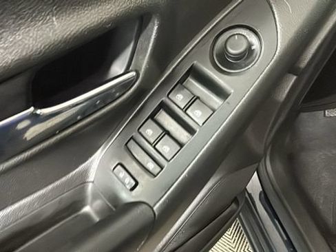 Used 2021 Chevrolet Trax LT FWD image 10