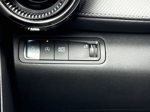 Used 2025 Chevrolet Equinox LT w/ Convenience Package II image 12