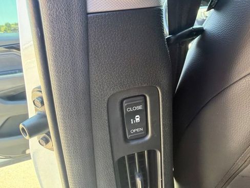 Used 2020 Honda Odyssey Elite image 12