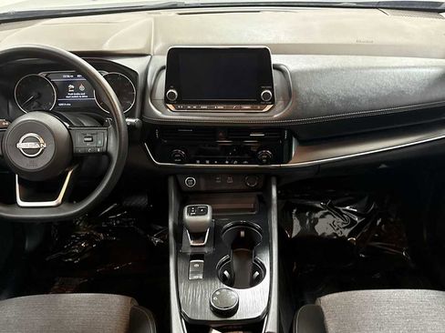 Used 2022 Nissan Rogue SV image 25