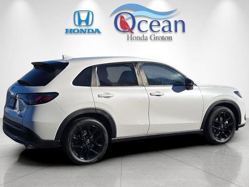 Used 2025 Honda HR-V Sport image 3