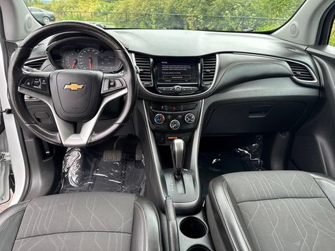 Used 2022 Chevrolet Trax LT w/ Driver Confidence Package AWD/4WD image 12