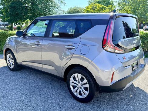 Used 2023 Kia Soul LX FWD image 6