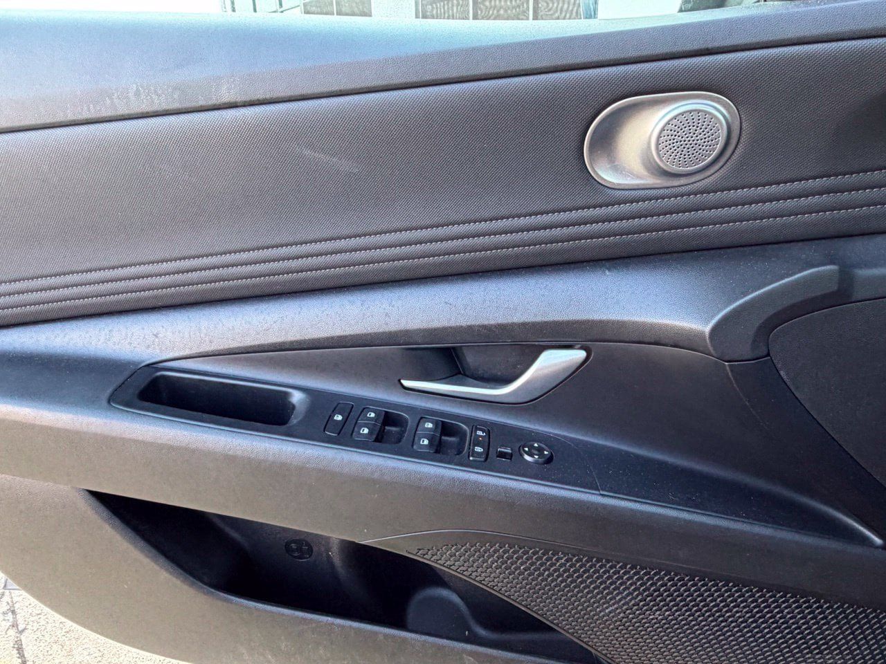 Used 2025 Hyundai Elantra SEL FWD image 22