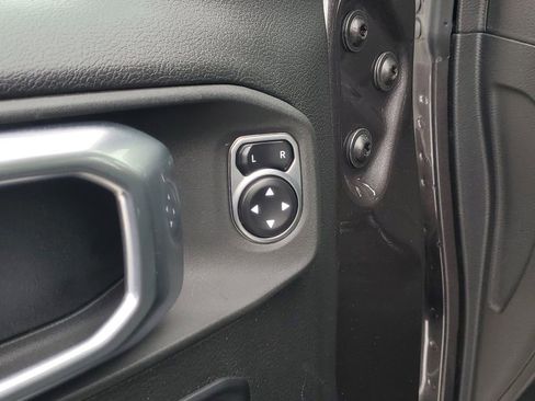 Used 2024 Jeep Wrangler Sport S image 11