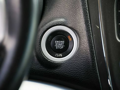 Used 2018 Dodge Journey SE FWD image 12