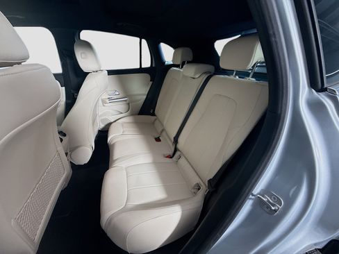 Used 2025 Mercedes-Benz GLA 250 image 25